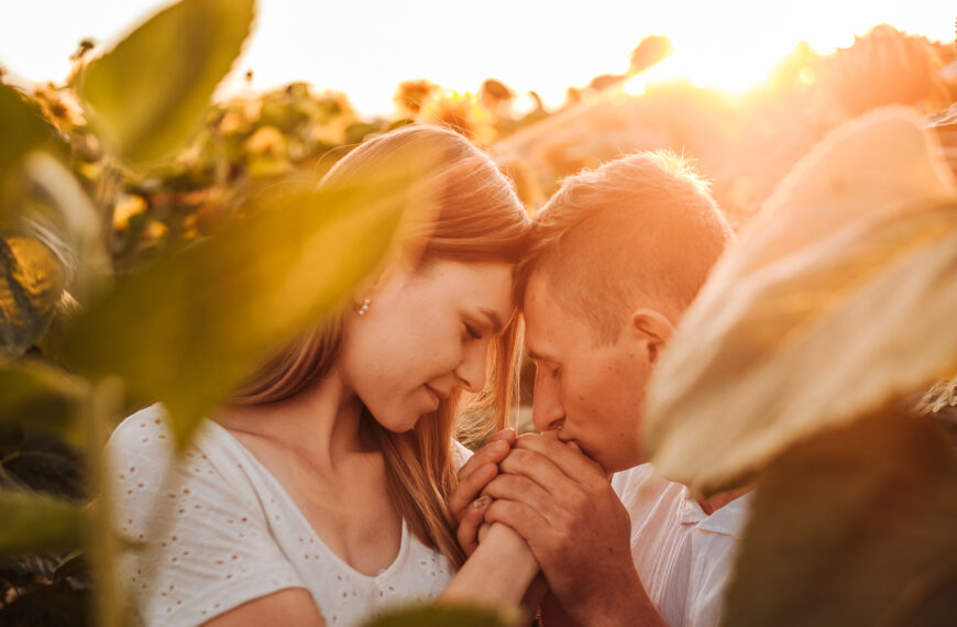 Kasia & Wiktor – Sesja narzeczeńska w słonecznikach